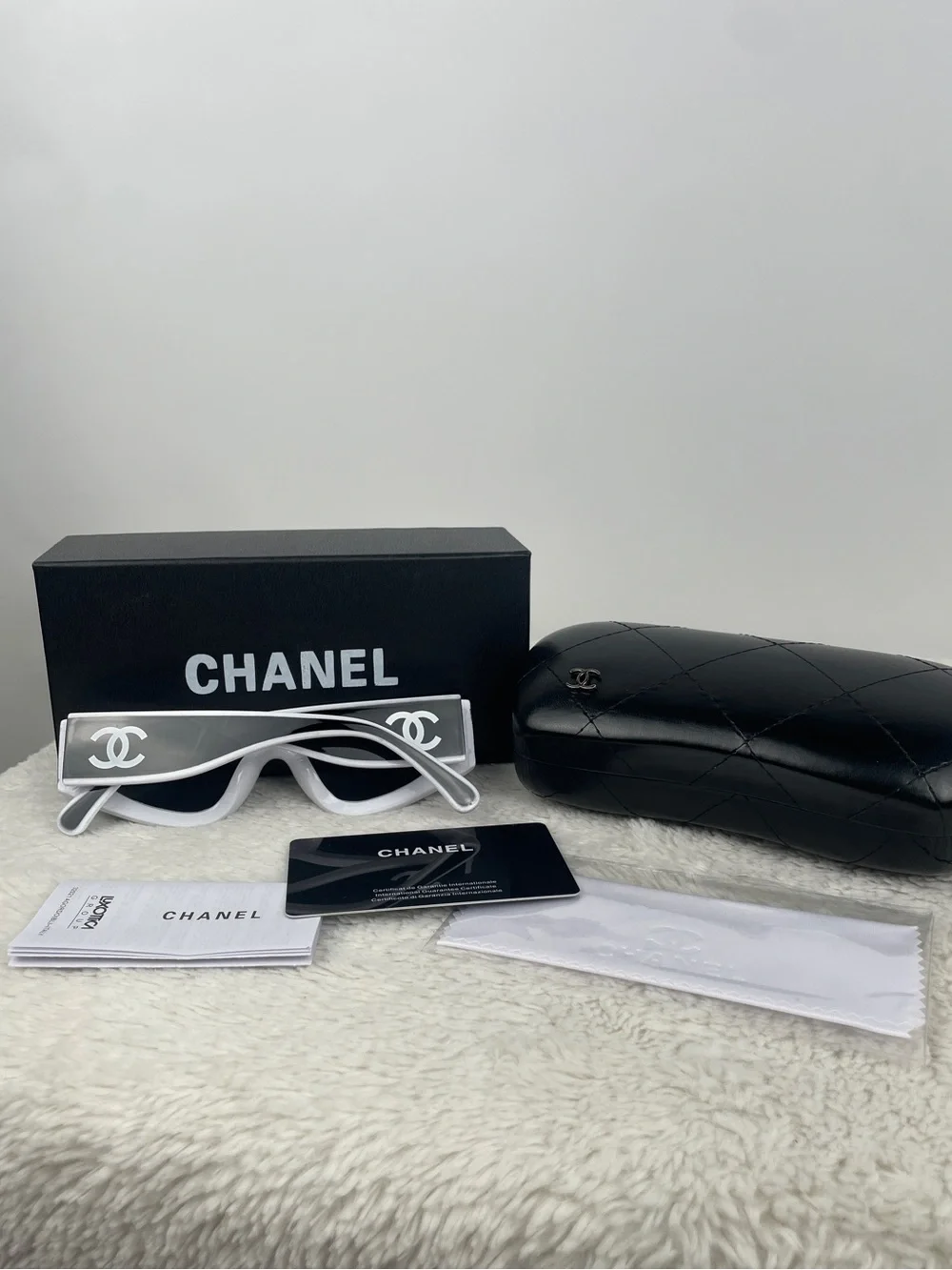 Chanel Cat Eye Sunglasses Women Black White Frame Gray Lense Excellent Condition
